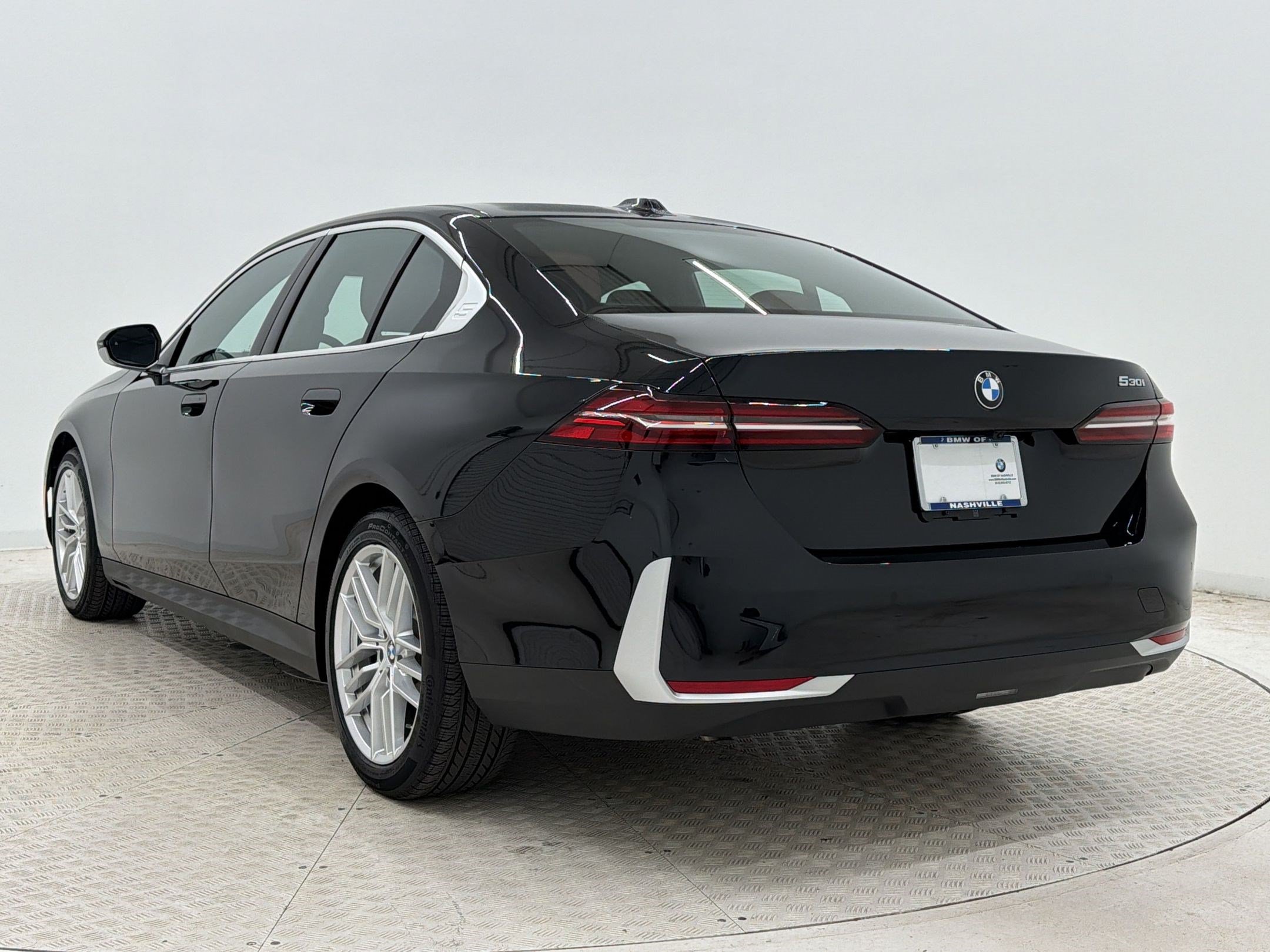 Used 2025 BMW 530i RWD image 3