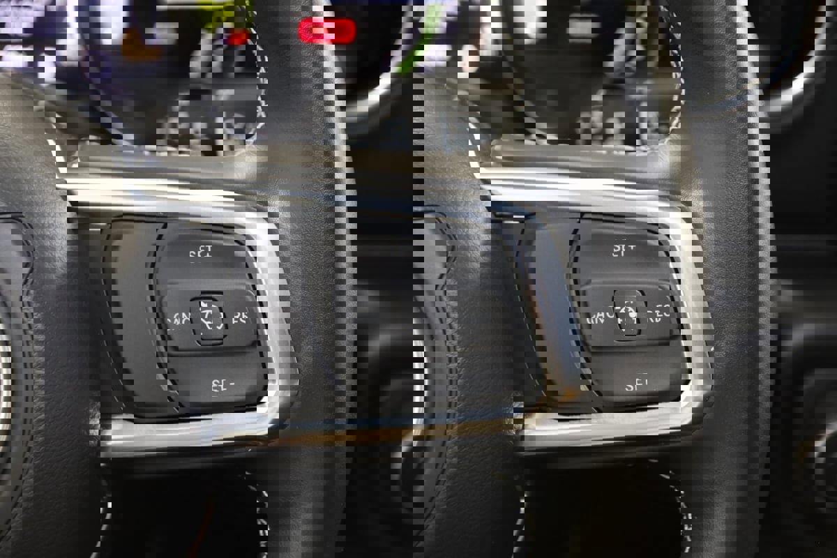 Used 2022 Jeep Wrangler Unlimited Sahara w/ Cold Weather Group image 39