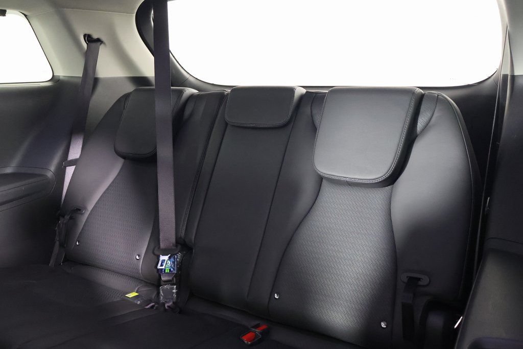 Used 2025 Kia Carnival SX Prestige FWD image 12