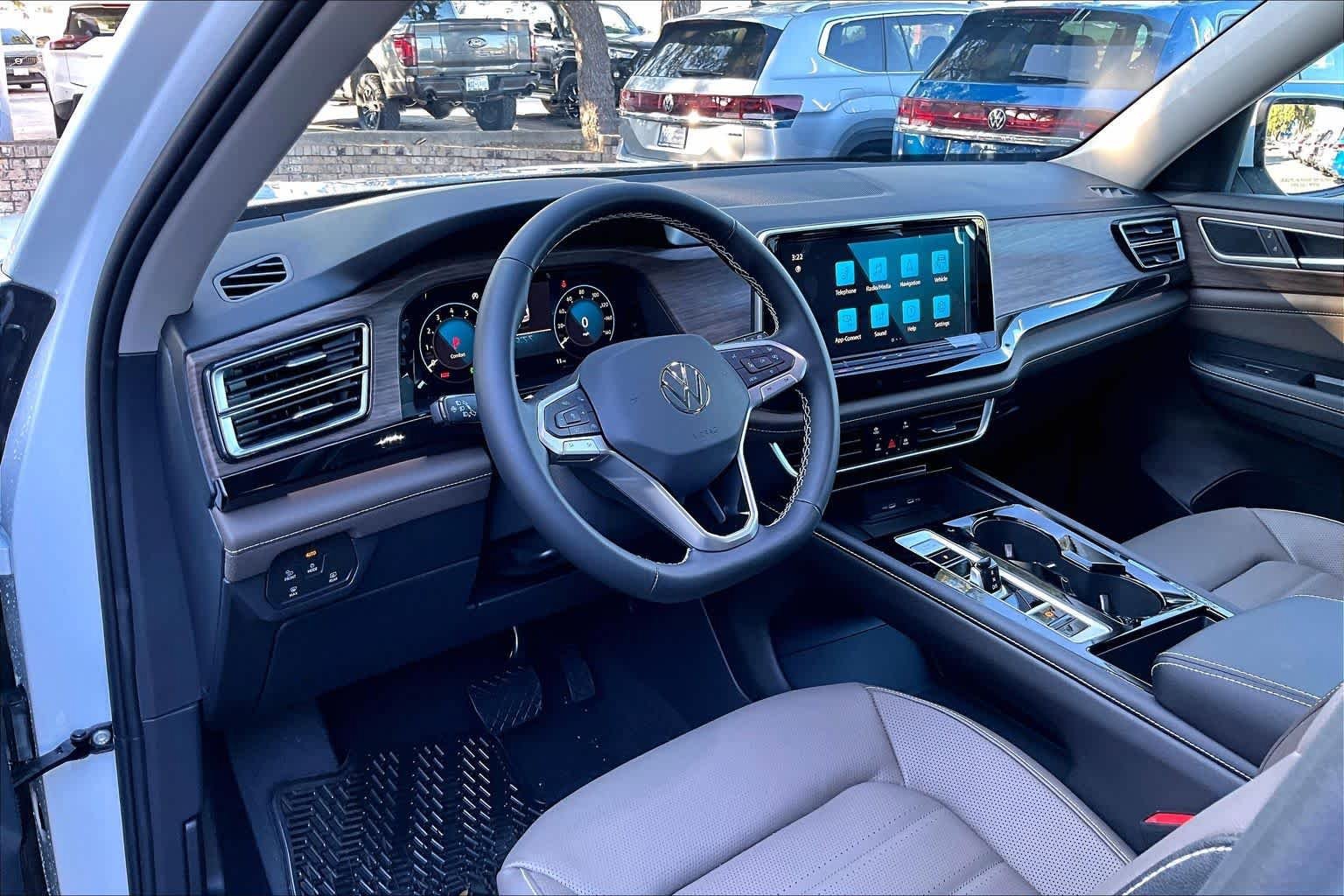 New 2026 Volkswagen Atlas SEL AWD/4WD image 8