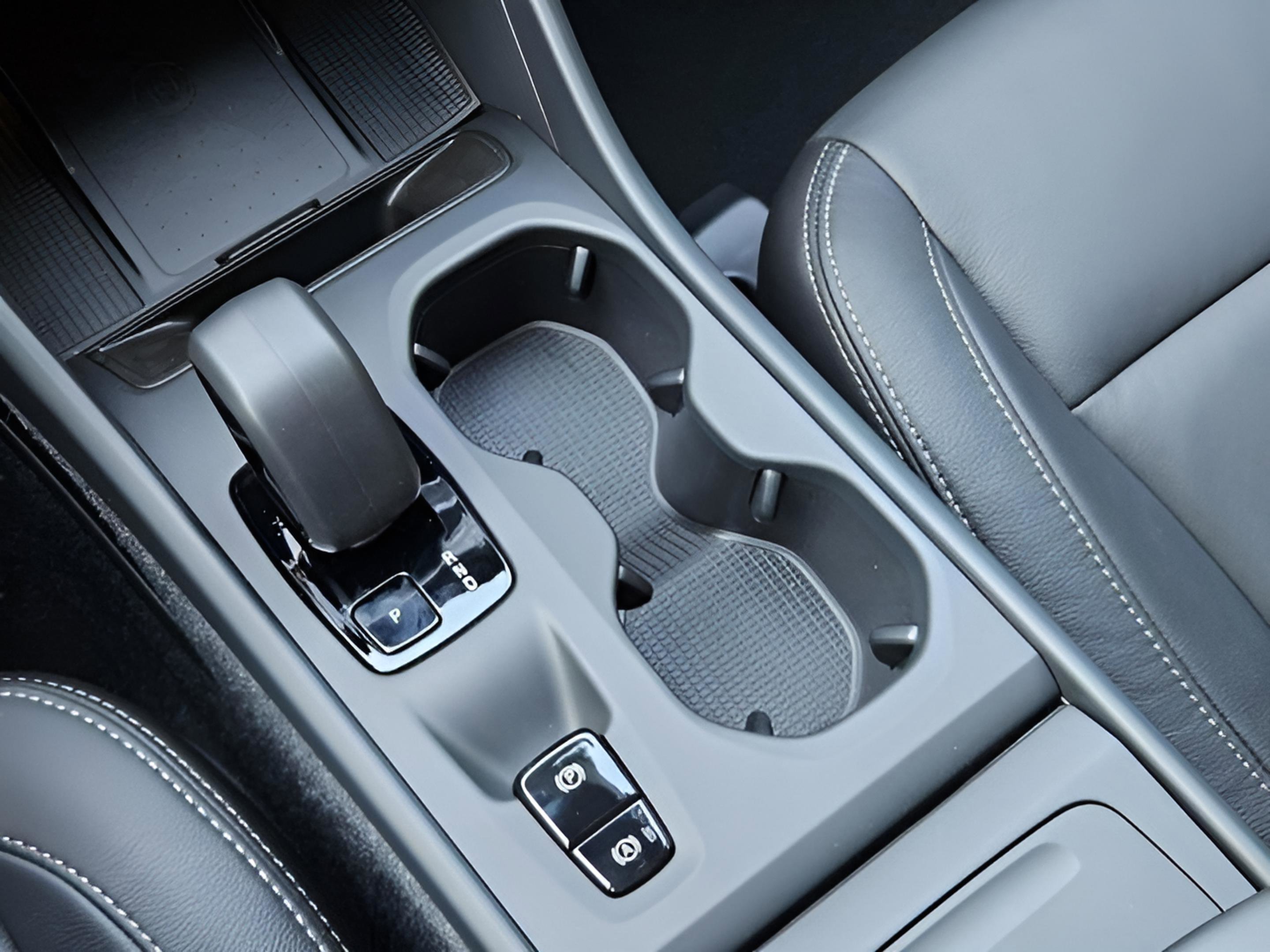 Used 2025 Volvo XC60 T8 Plus w/ Protection Package Premier image 14