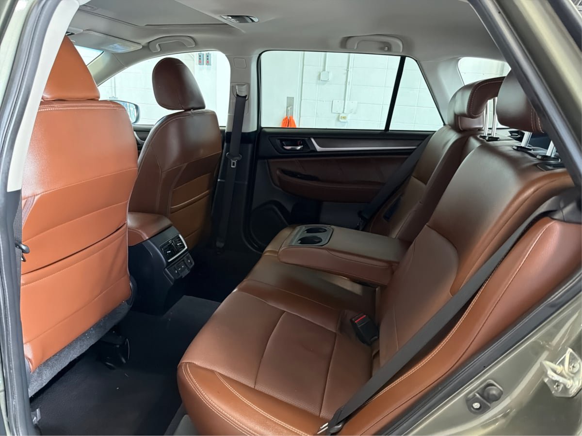 Used 2019 Subaru Outback 2.5i Touring AWD/4WD image 10