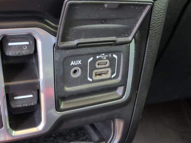 Certified 2018 Jeep Wrangler Unlimited Sport S AWD/4WD image 27
