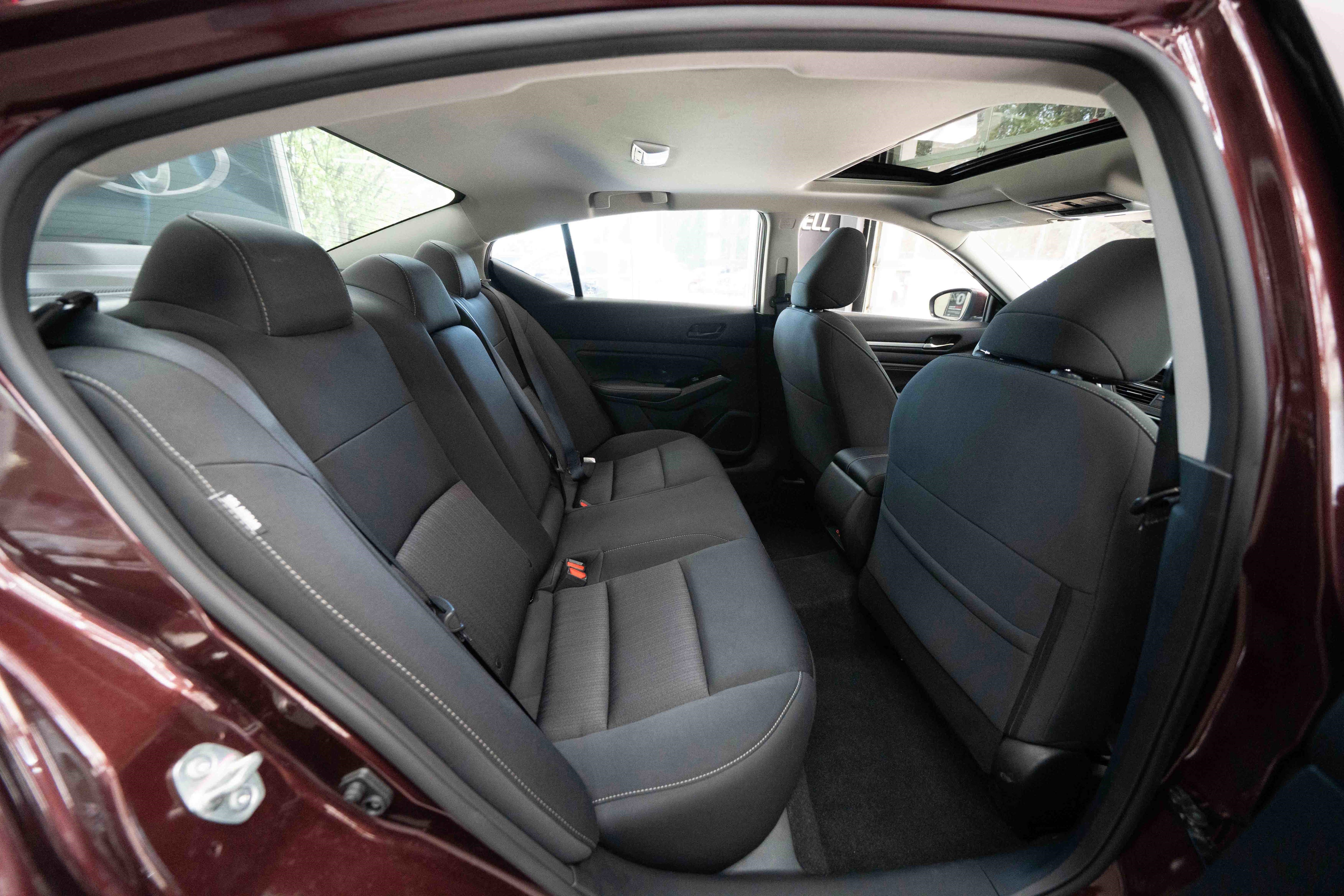 Used 2023 Nissan Altima 2.5 SV w/ SV Premium Package image 24