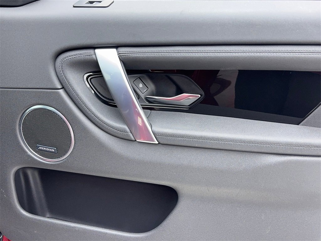 Used 2022 Land Rover Discovery Sport SE image 50