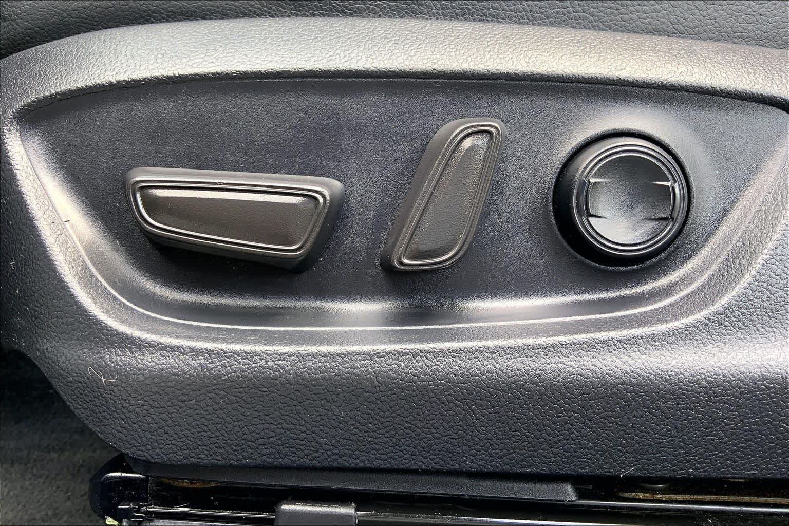 Used 2024 Toyota Camry SE FWD image 34