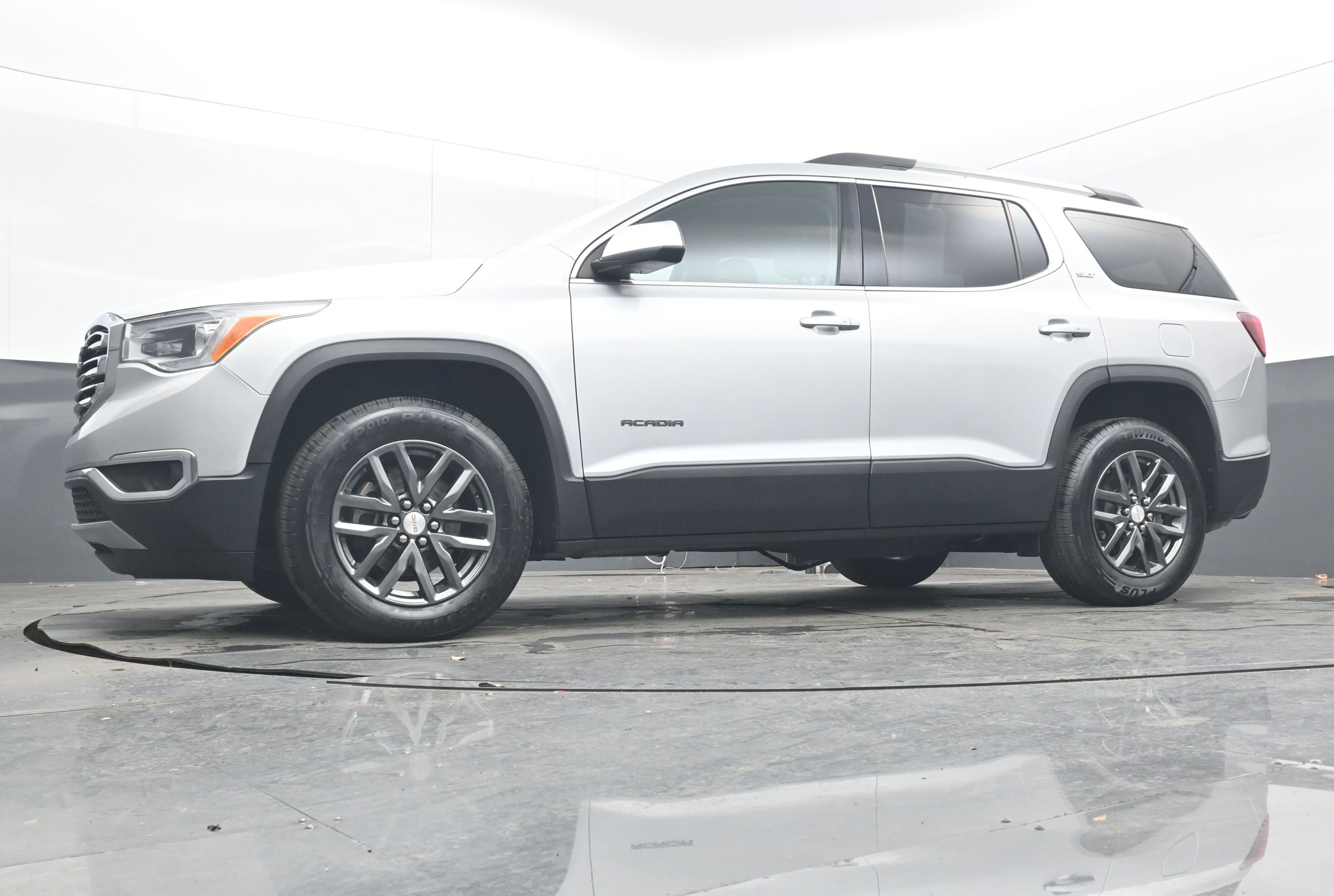Used 2019 GMC Acadia SLT image 26