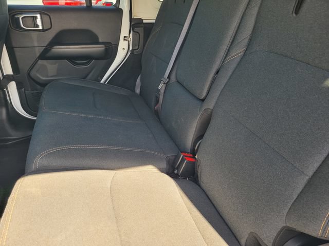 Used 2024 Jeep Wrangler Unlimited Sahara AWD/4WD image 15