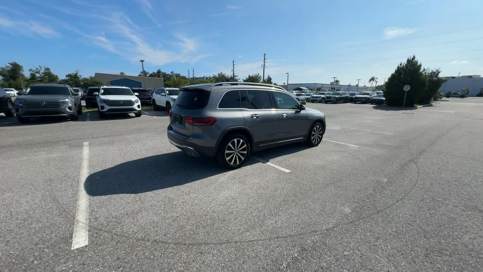 Used 2023 Mercedes-Benz GLB 250 w/ Premium Package image 8