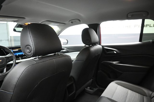 Used 2025 Chevrolet Trax LT FWD image 25