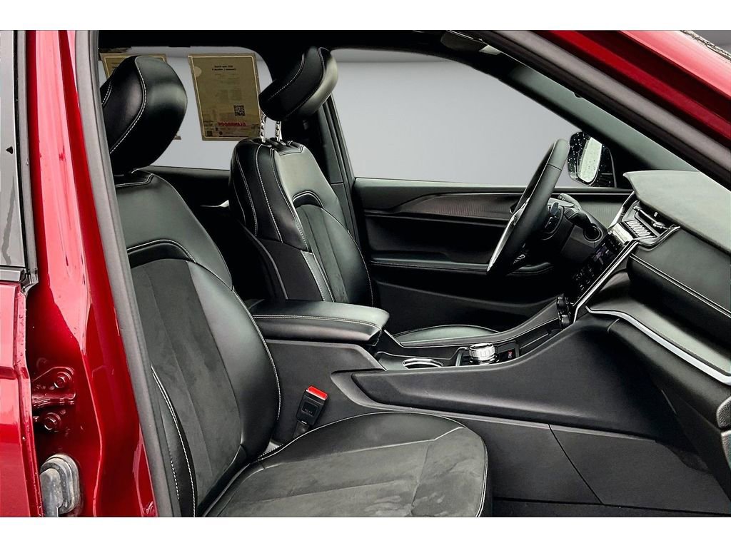 Certified 2025 Jeep Grand Cherokee L Altitude image 8