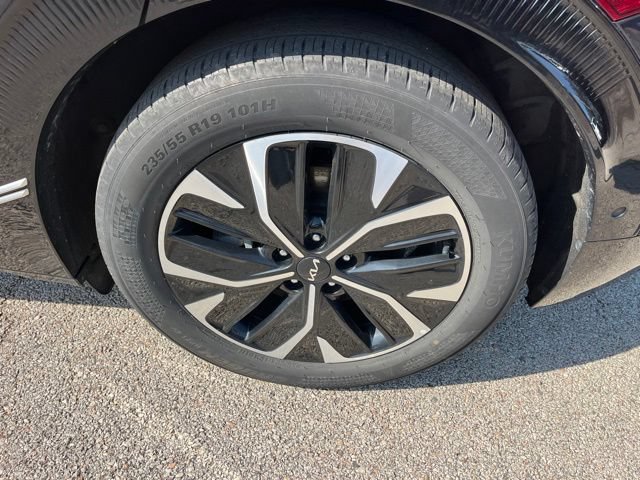 Used 2023 Kia EV6 Wind w/ Wind Technology Package AWD/4WD image 7