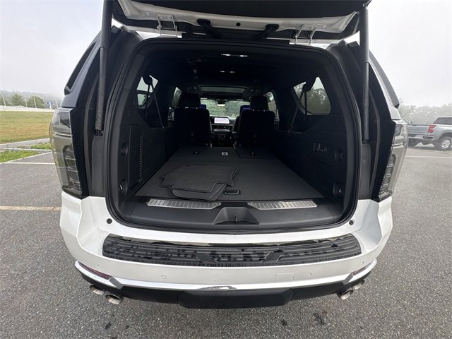 New 2025 Chevrolet Suburban Premier image 27
