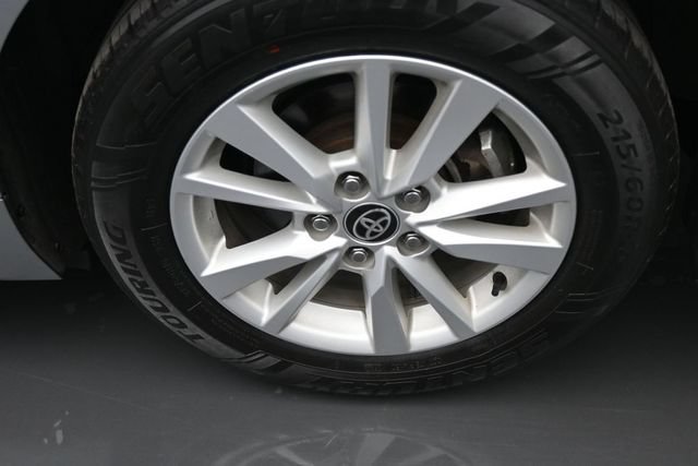 Used 2025 Toyota Camry LE FWD image 18