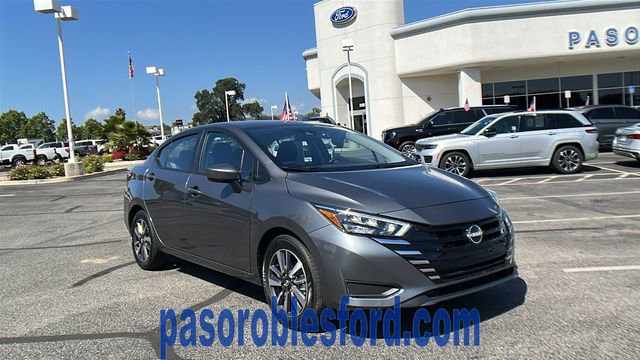 Used 2025 Nissan Versa SV FWD image 1