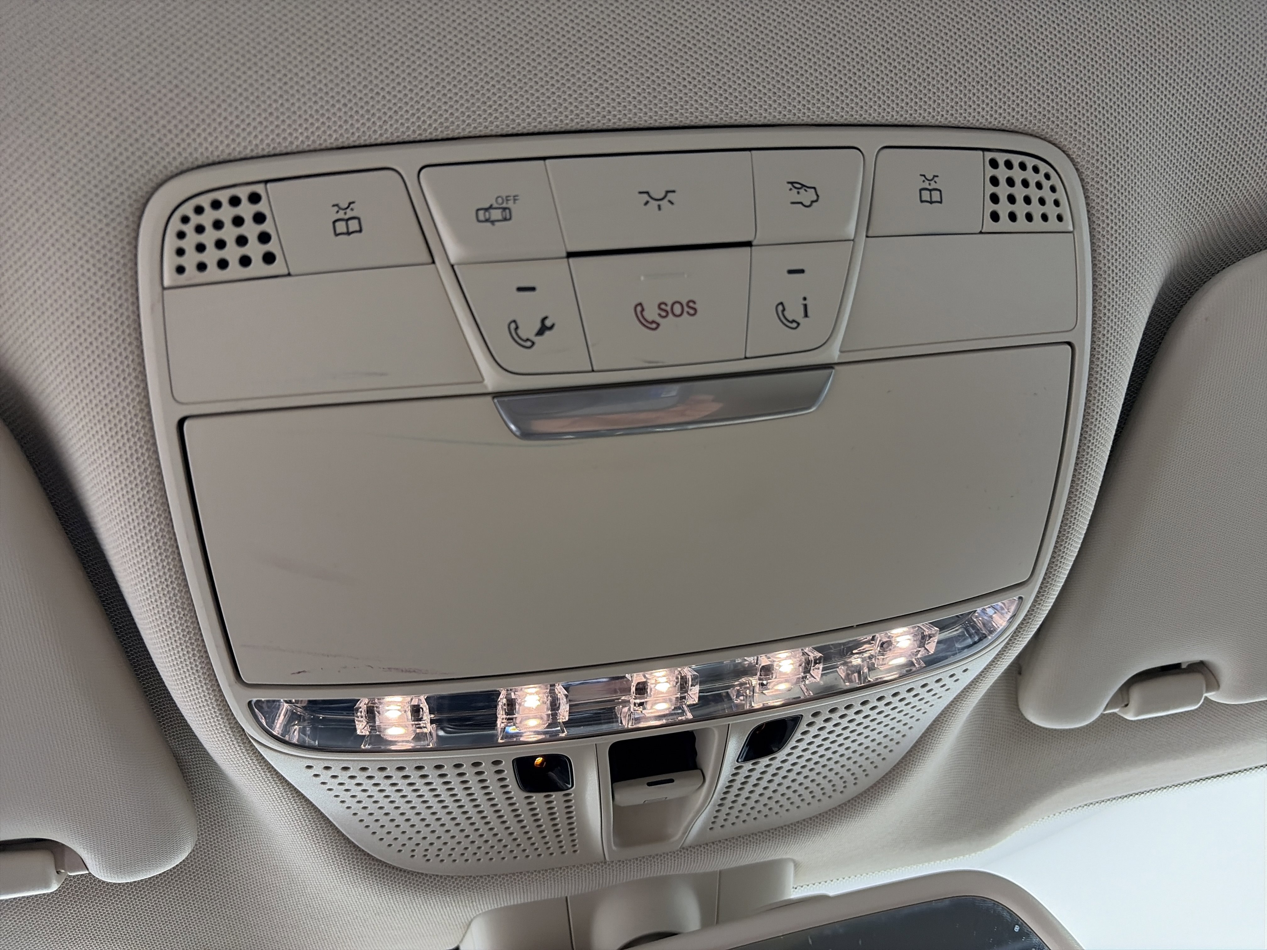 Used 2019 Mercedes-Benz GLC 300 4MATIC image 38