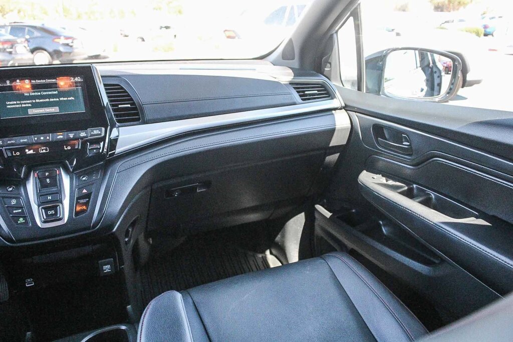 Used 2024 Honda Odyssey Sport image 6