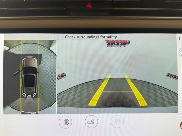 Used 2023 Land Rover Range Rover SE image 13