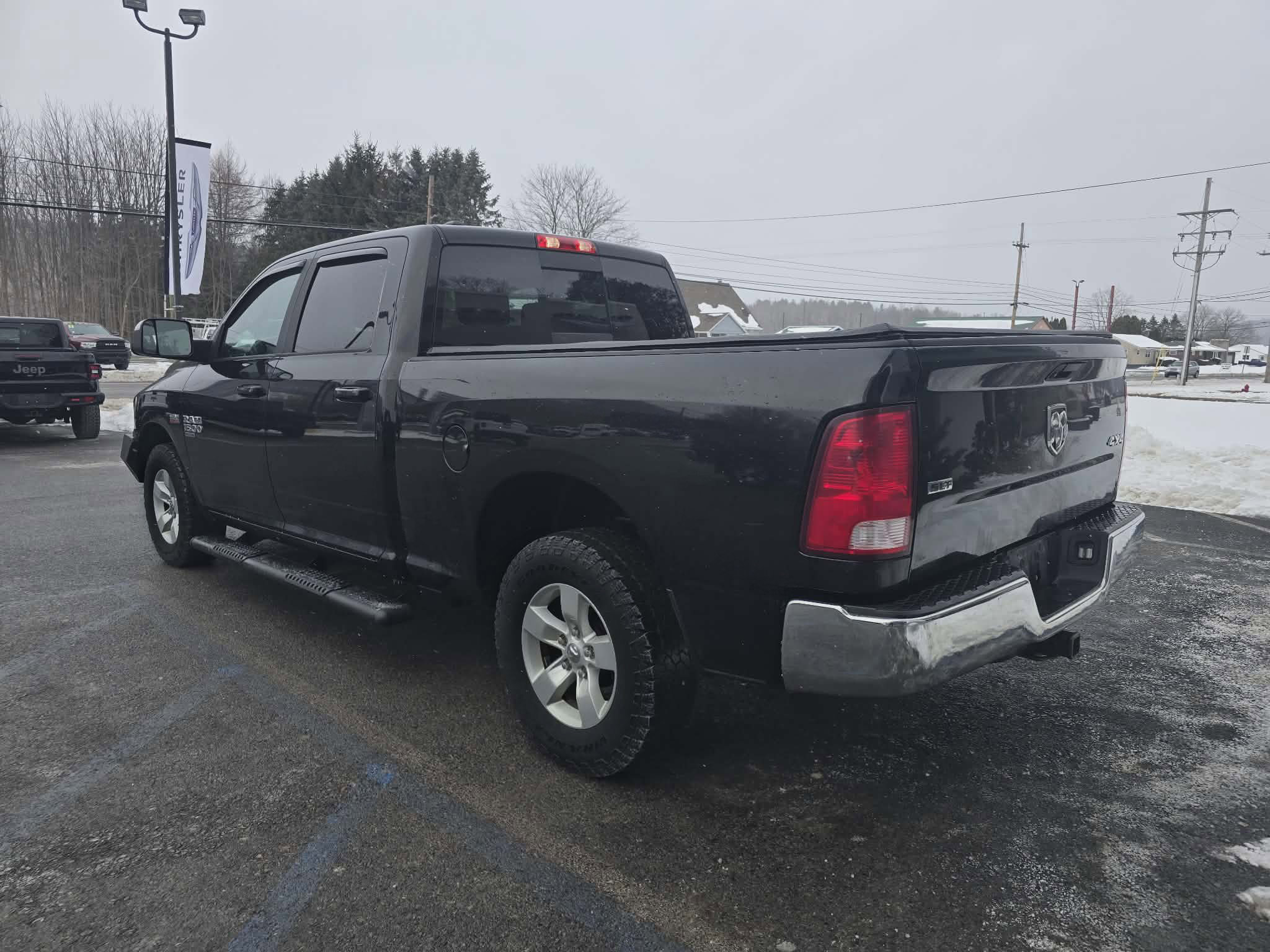Used 2019 RAM 1500 Classic SLT image 6