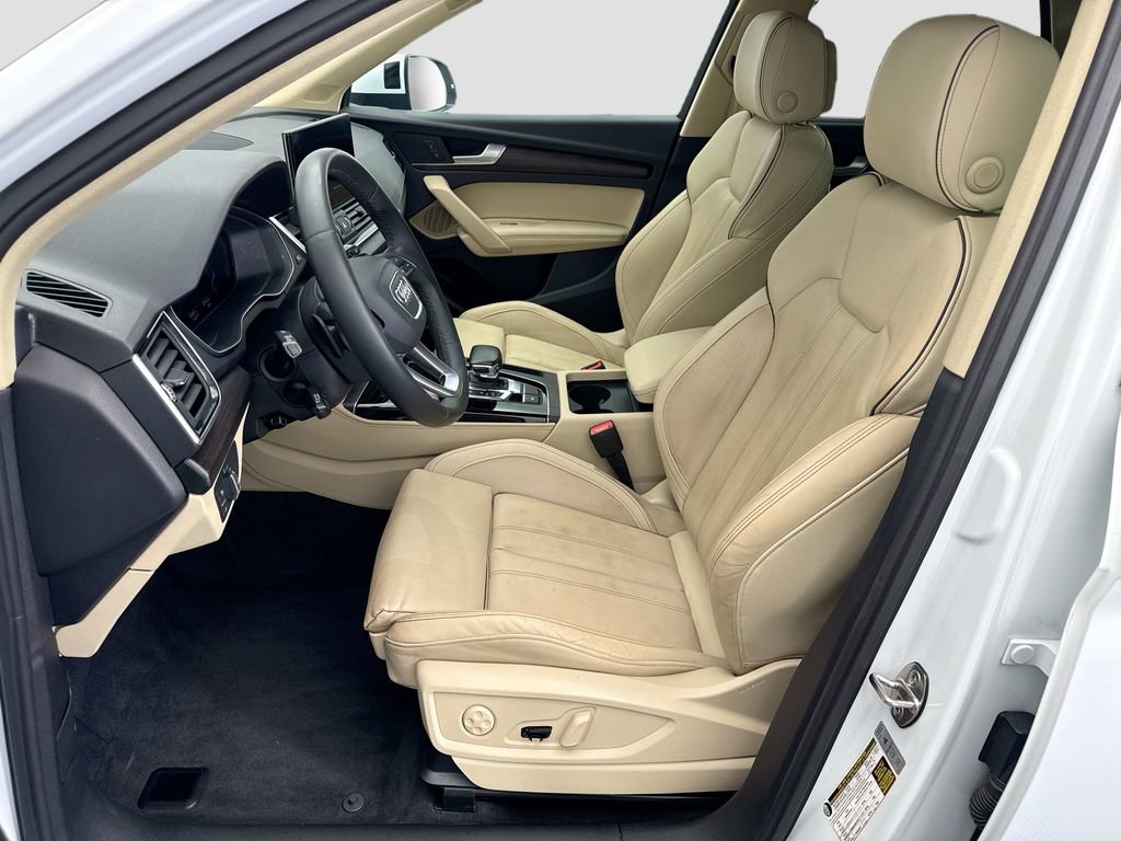 Used 2023 Audi Q5 e Premium Plus w/ Premium Plus Package AWD/4WD image 17