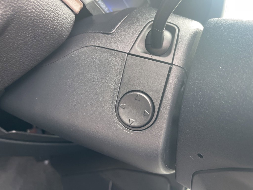 Used 2022 Ford Explorer Limited w/ Equipment Group 301A image 25