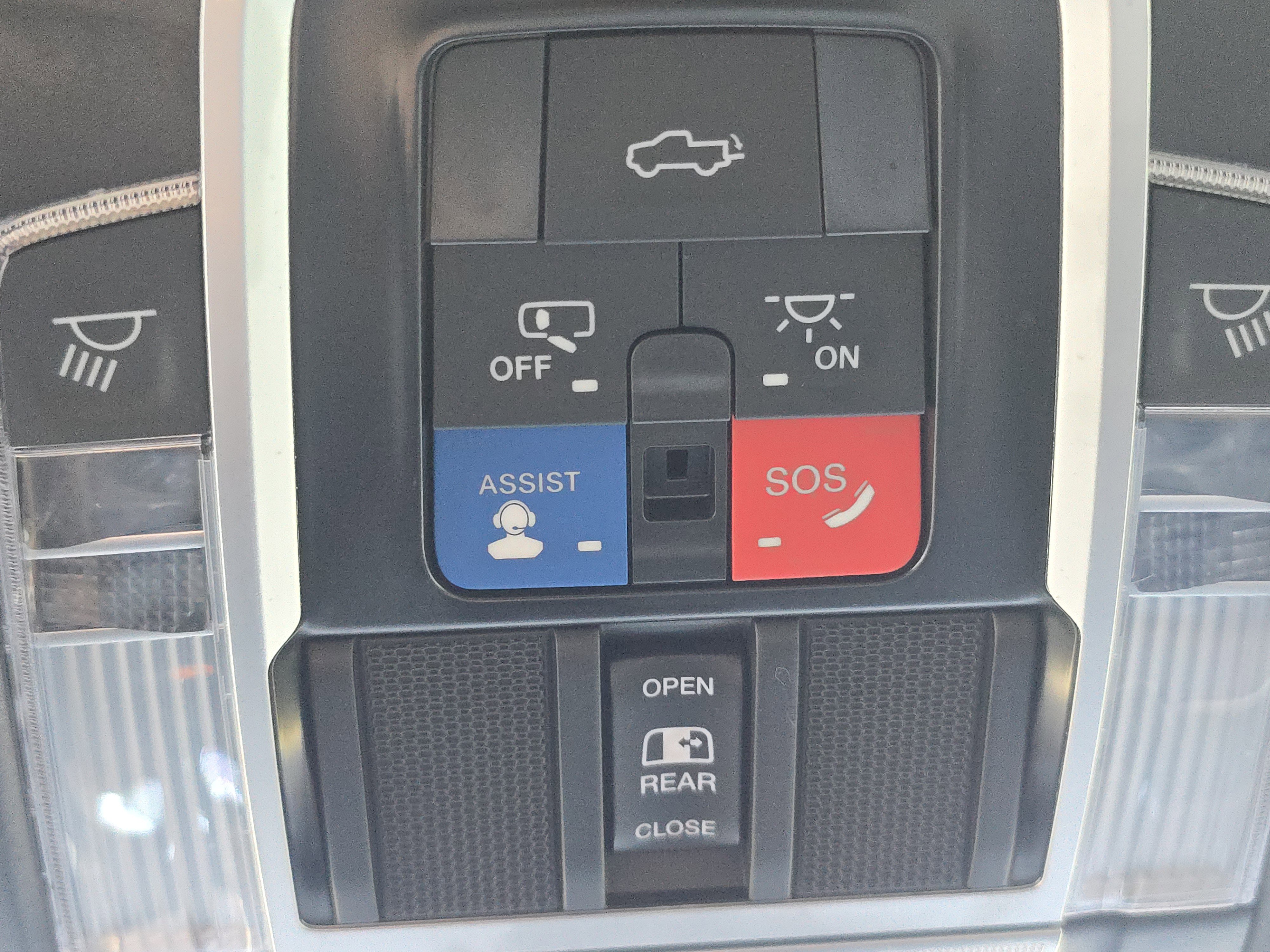 Used 2024 RAM 3500 Limited image 33