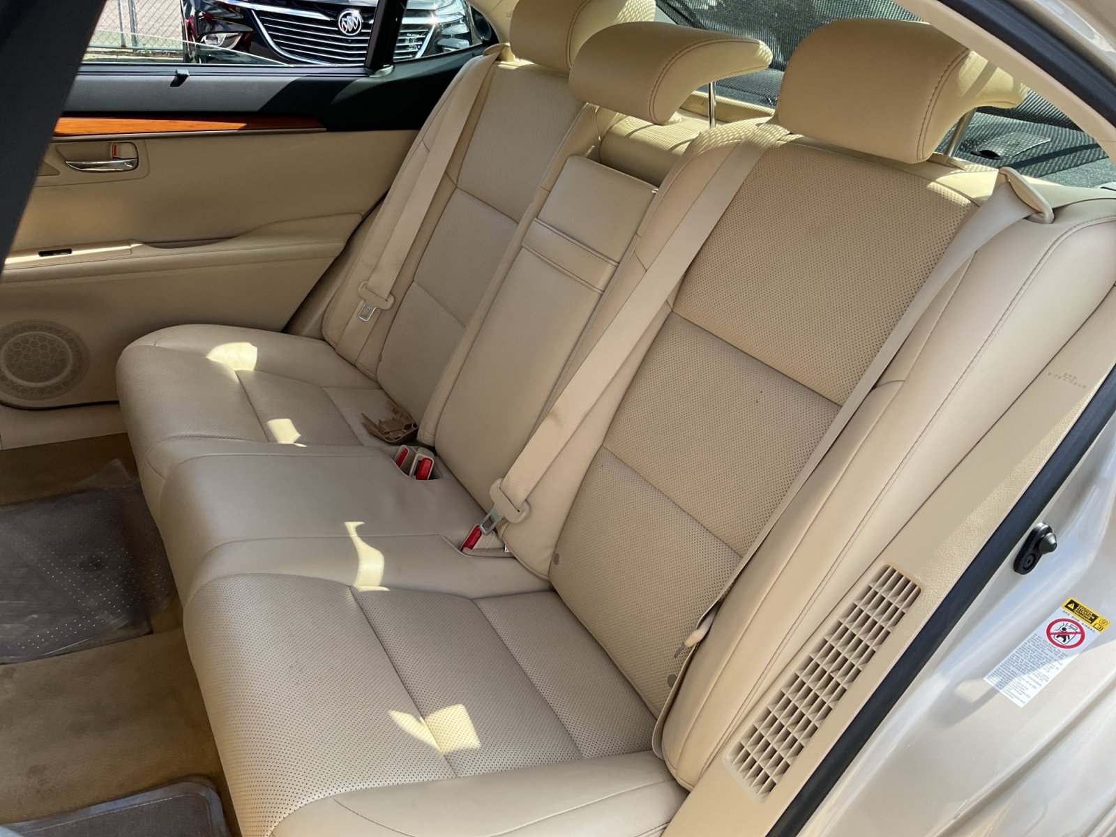 Used 2014 Lexus ES 300h FWD image 17
