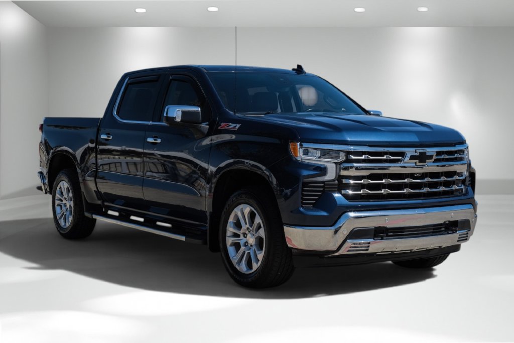 Used 2022 Chevrolet Silverado 1500 LTZ w/ Technology Package AWD/4WD image 6