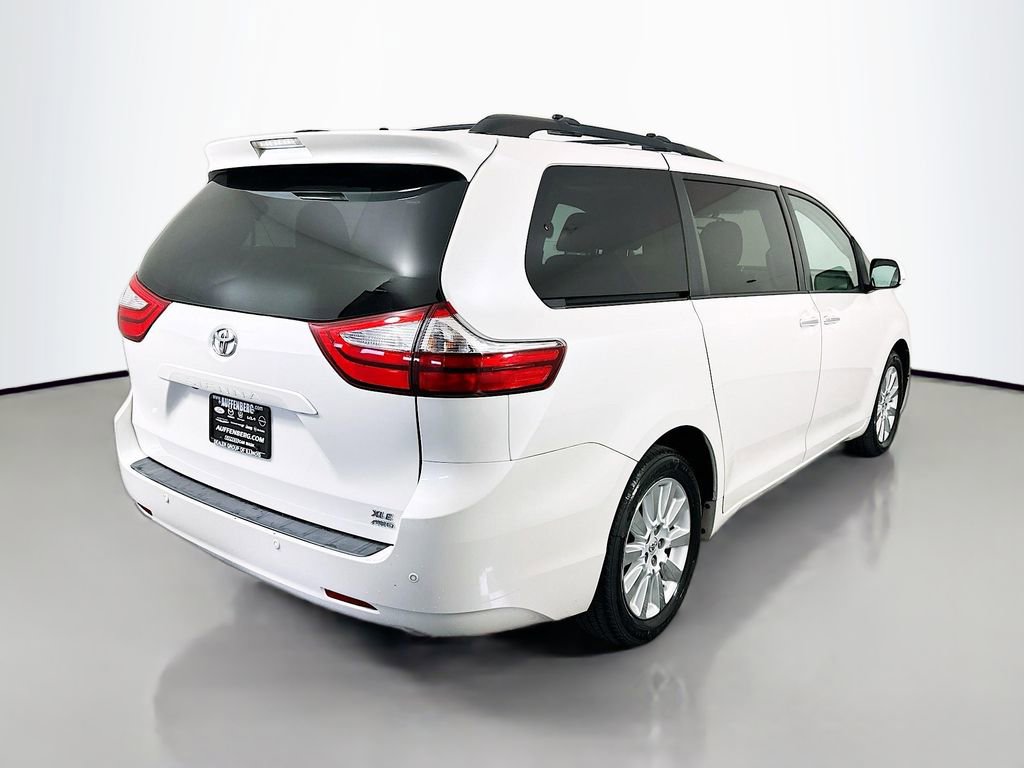 Used 2015 Toyota Sienna XLE Premium image 7