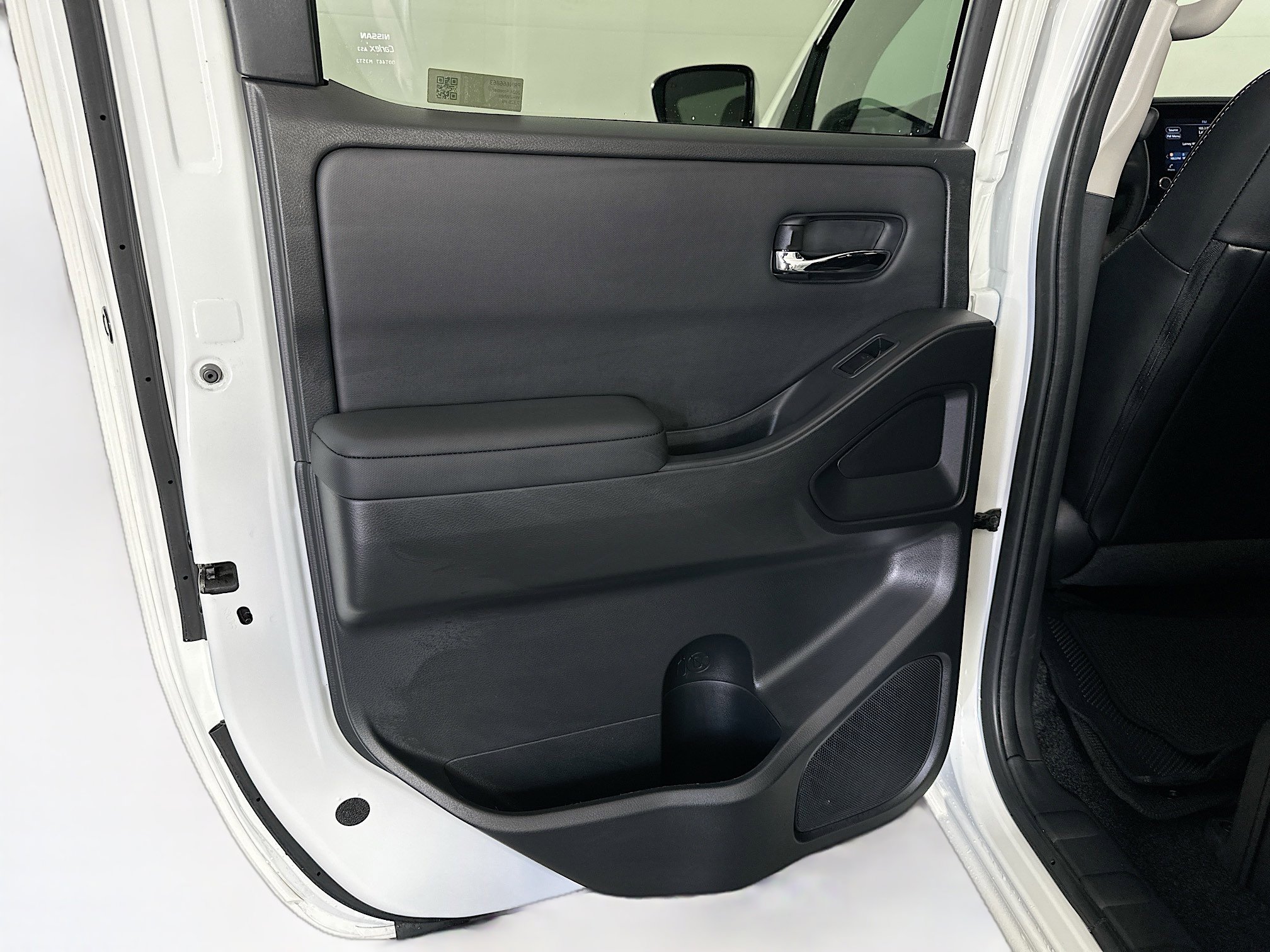 Used 2024 Nissan Frontier SL image 24