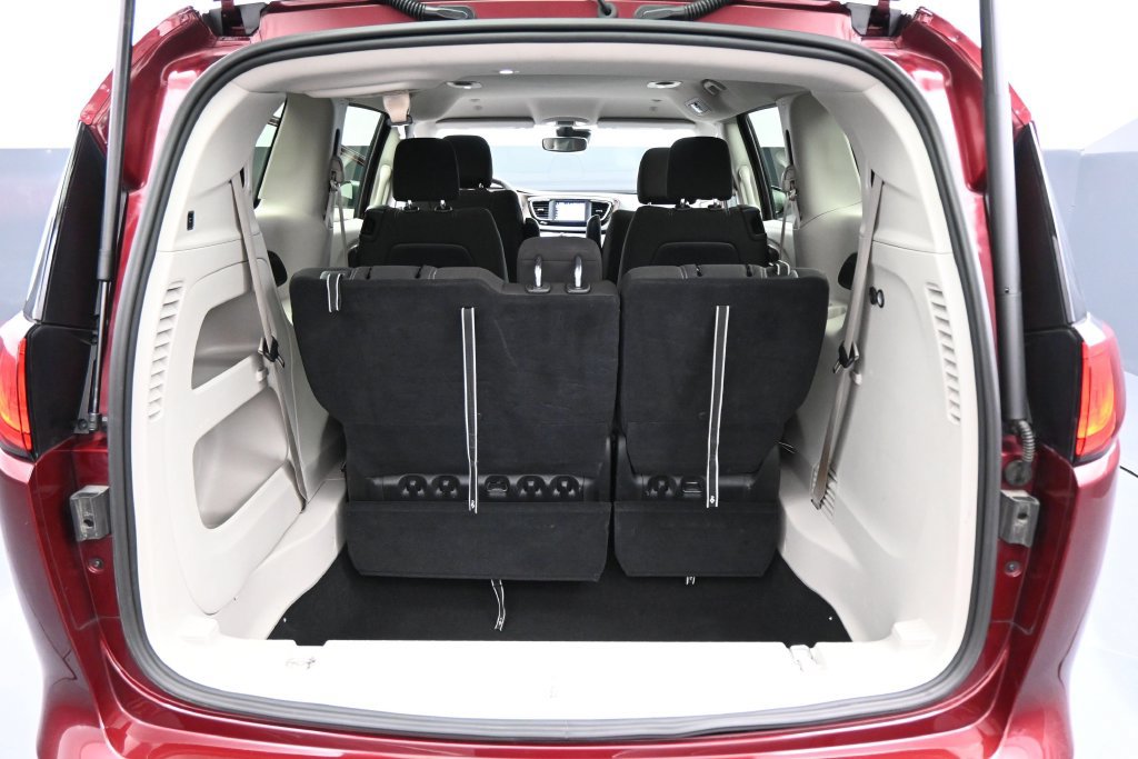 Used 2023 Chrysler Voyager LX FWD image 29