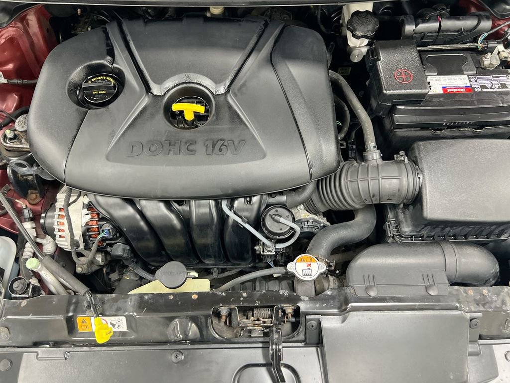 Used 2013 Hyundai Elantra GLS image 23