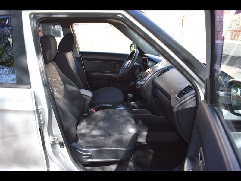 Used 2010 Kia Soul + FWD image 30