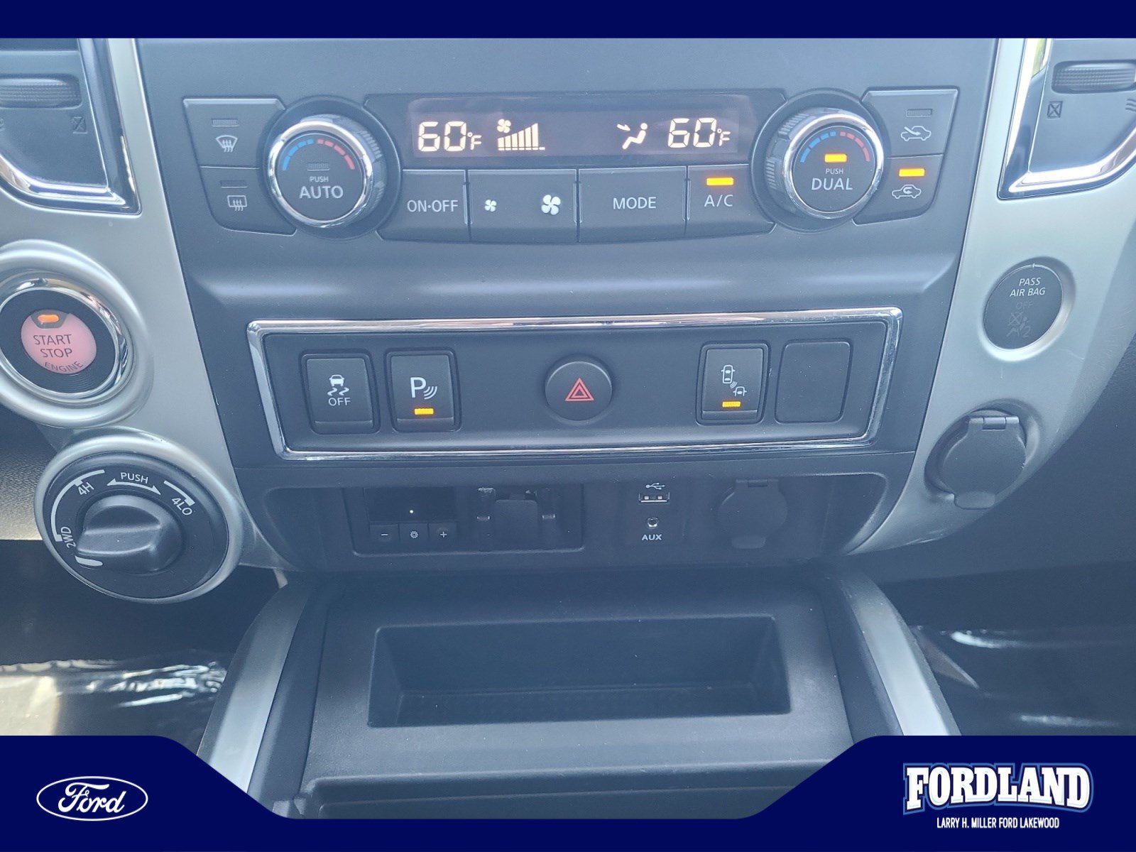 Used 2017 Nissan Titan PRO-4X AWD/4WD image 30