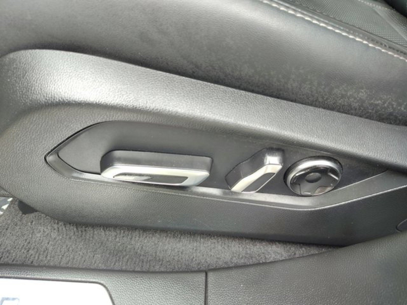 Used 2023 Acura RDX w/ Technology Package AWD/4WD image 11