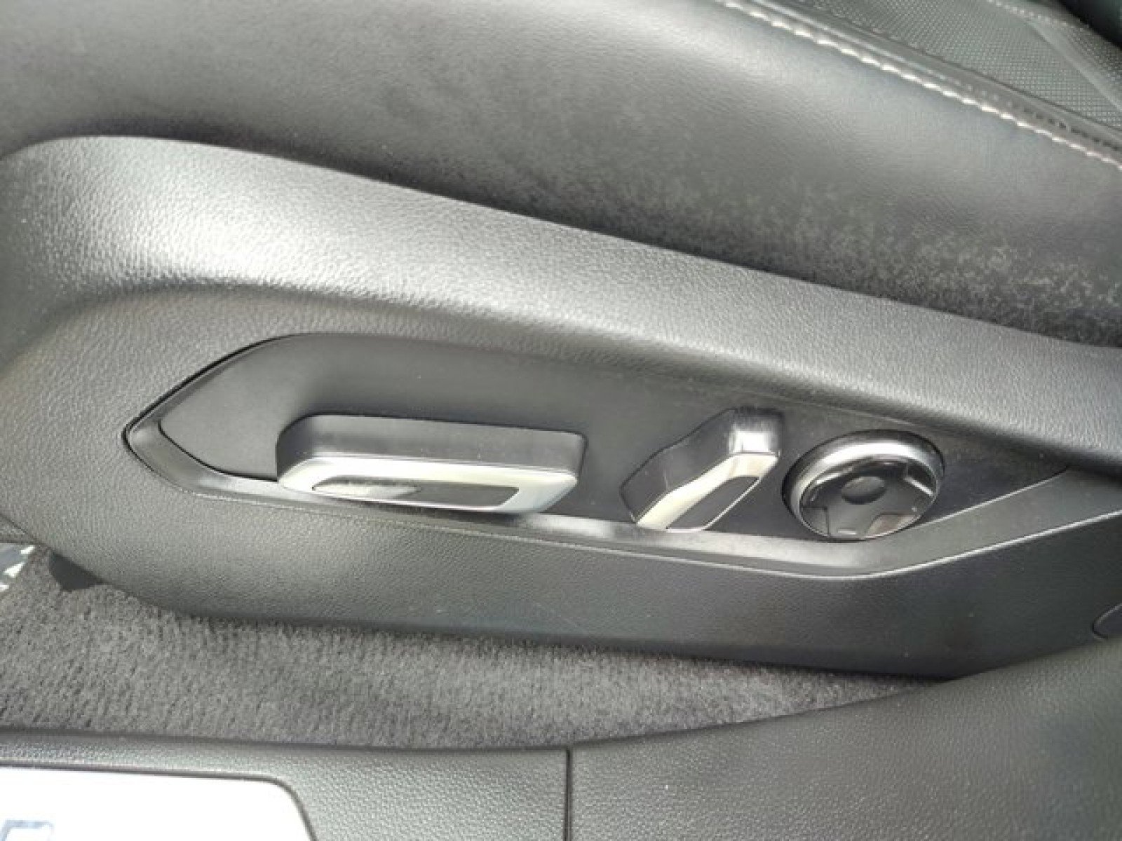 Used 2023 Acura RDX AWD w/ Technology Package image 11