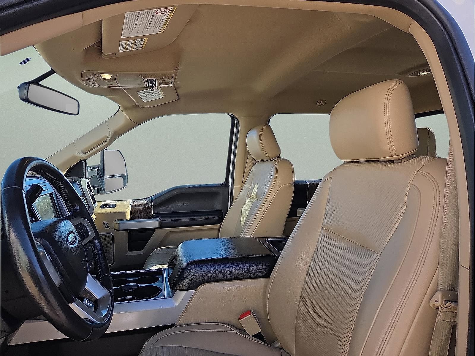 Used 2018 Ford F350 Lariat w/ Chrome Package image 13