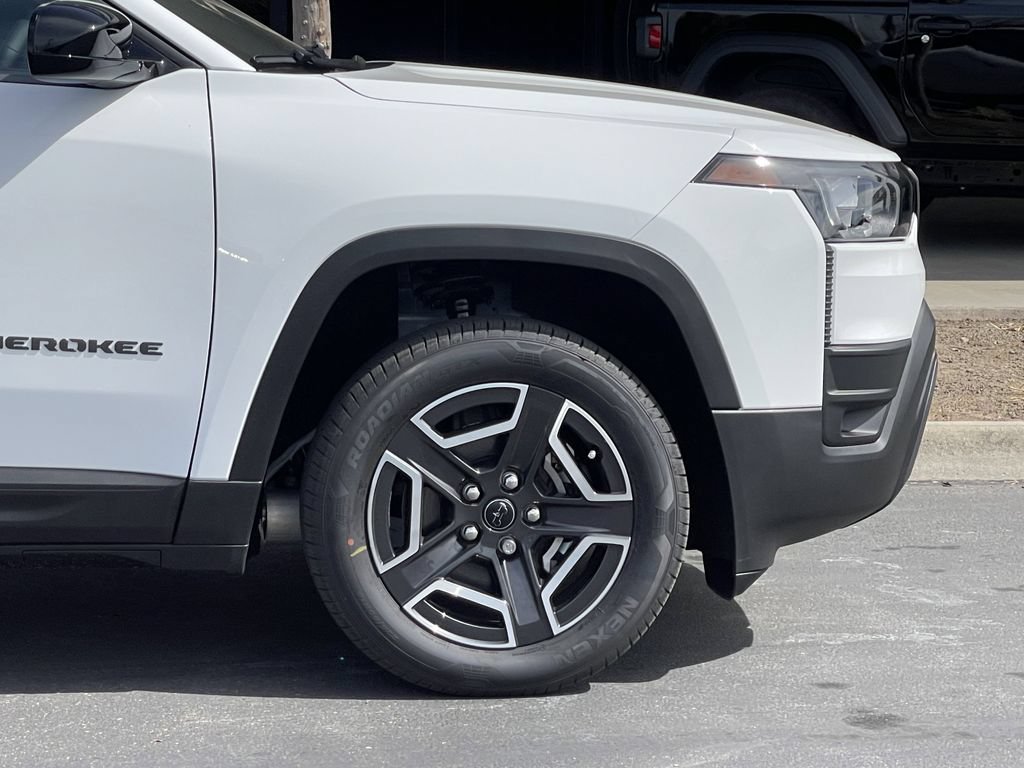 New 2026 Jeep Cherokee Laredo AWD/4WD image 5