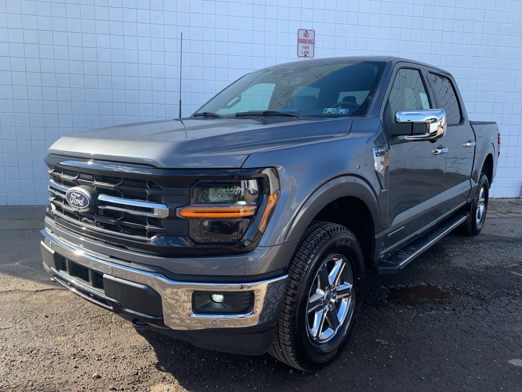 New 2025 Ford F150 XLT w/ Equipment Group 302A MID