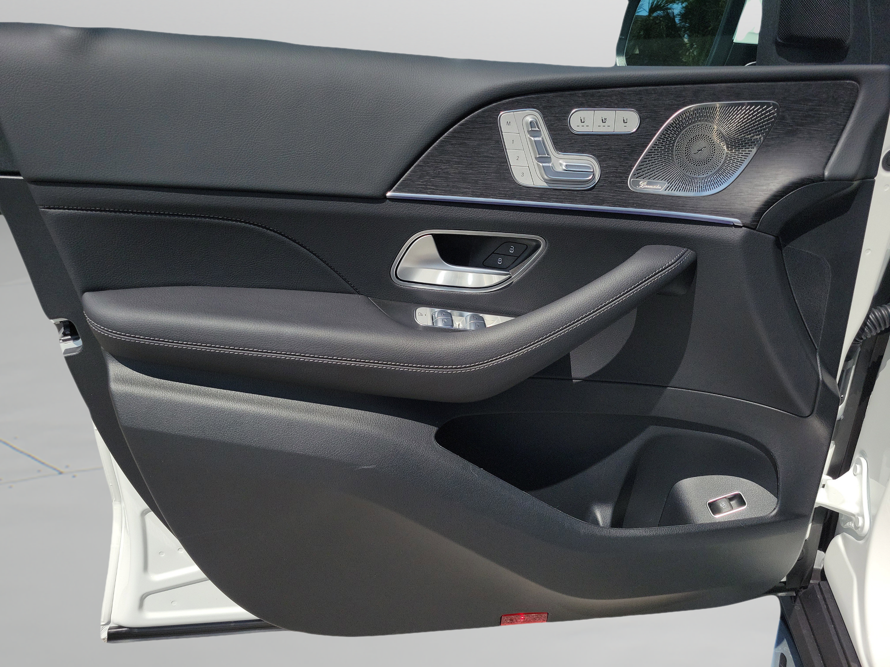 New 2026 Mercedes-Benz GLS 450 4MATIC image 17