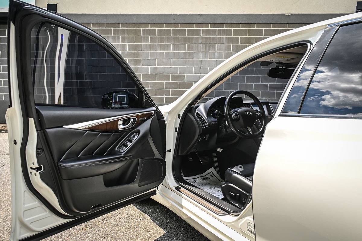 Used 2015 INFINITI Q50 AWD w/ Technology Package image 7