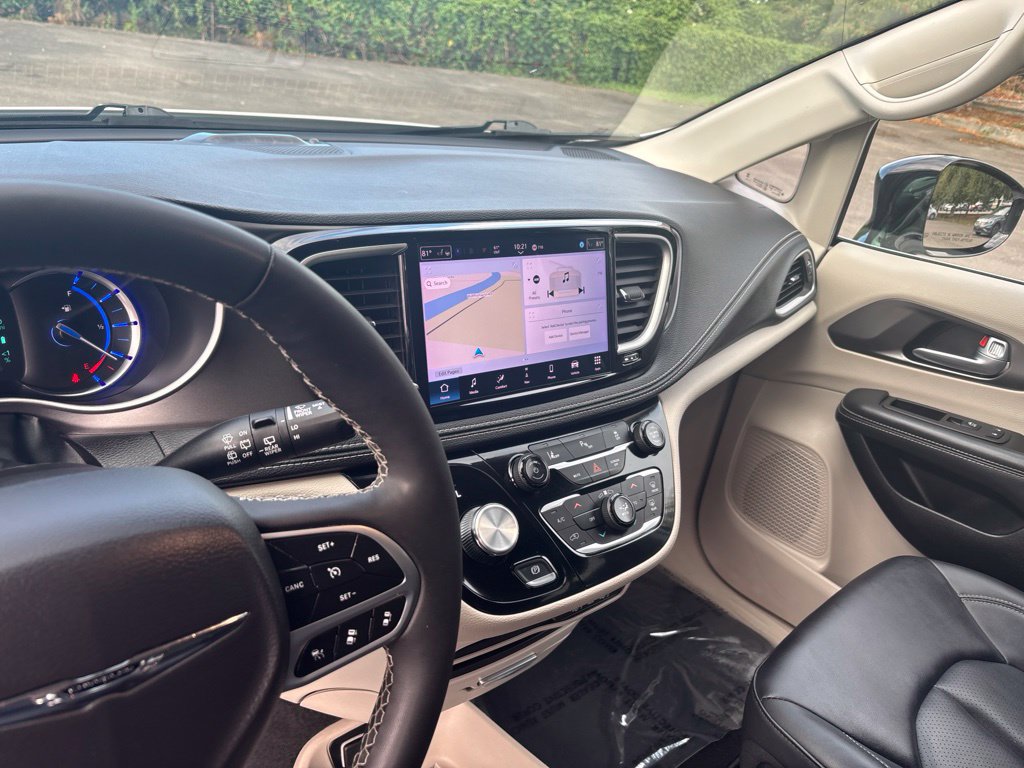 Used 2024 Chrysler Pacifica Limited FWD image 14