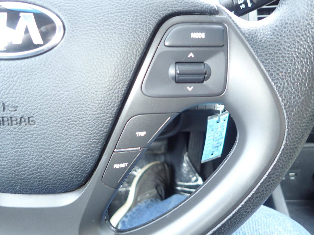 Used 2017 Kia Forte LX FWD image 15