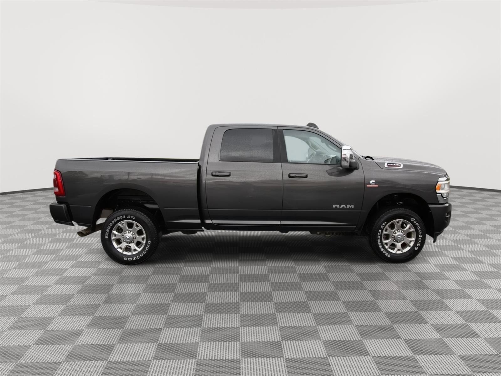 Used 2024 RAM 2500 Laramie AWD/4WD image 4