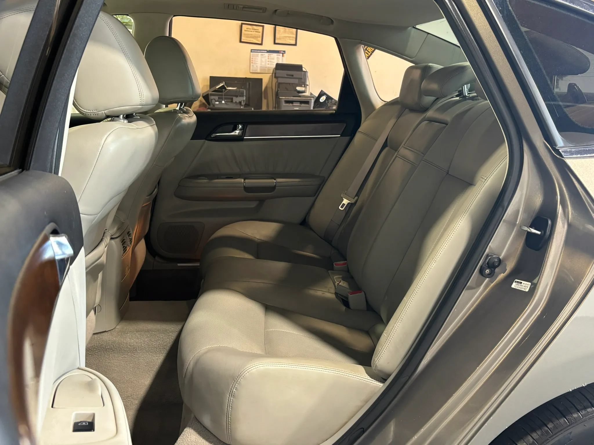 Used 2008 INFINITI M35 w/ Technology Pkg RWD image 10