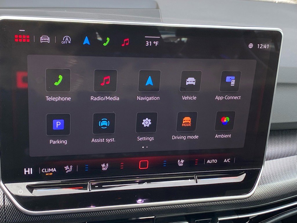 Certified 2025 Volkswagen GTI SE image 18