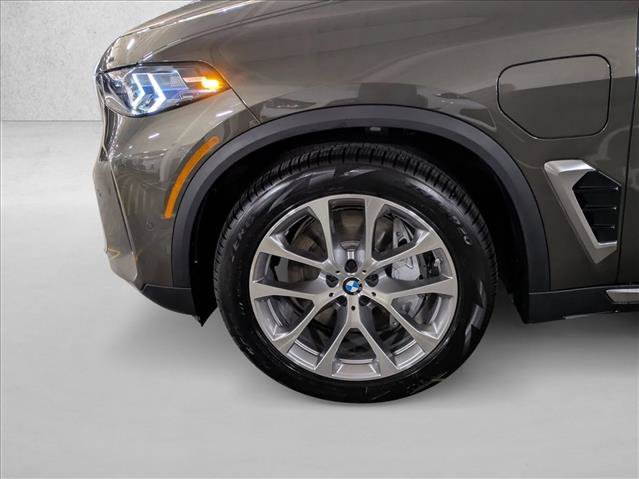 Used 2026 BMW X5 xDrive50e w/ Executive Package AWD/4WD image 10