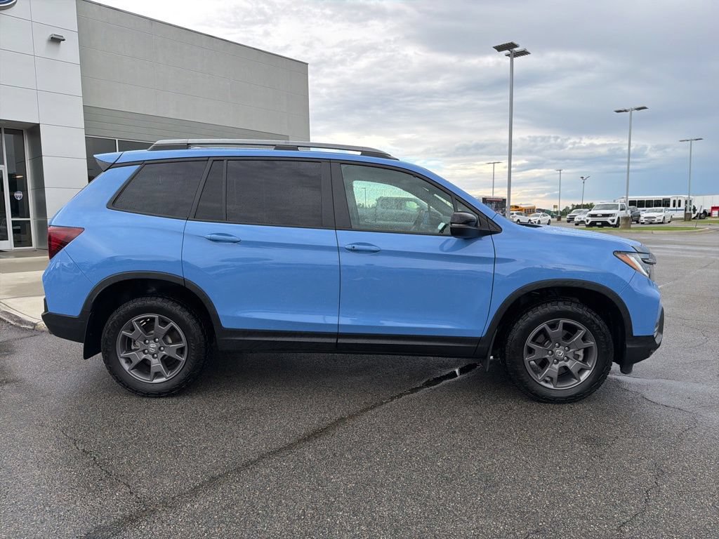 Used 2024 Honda Passport TrailSport image 2
