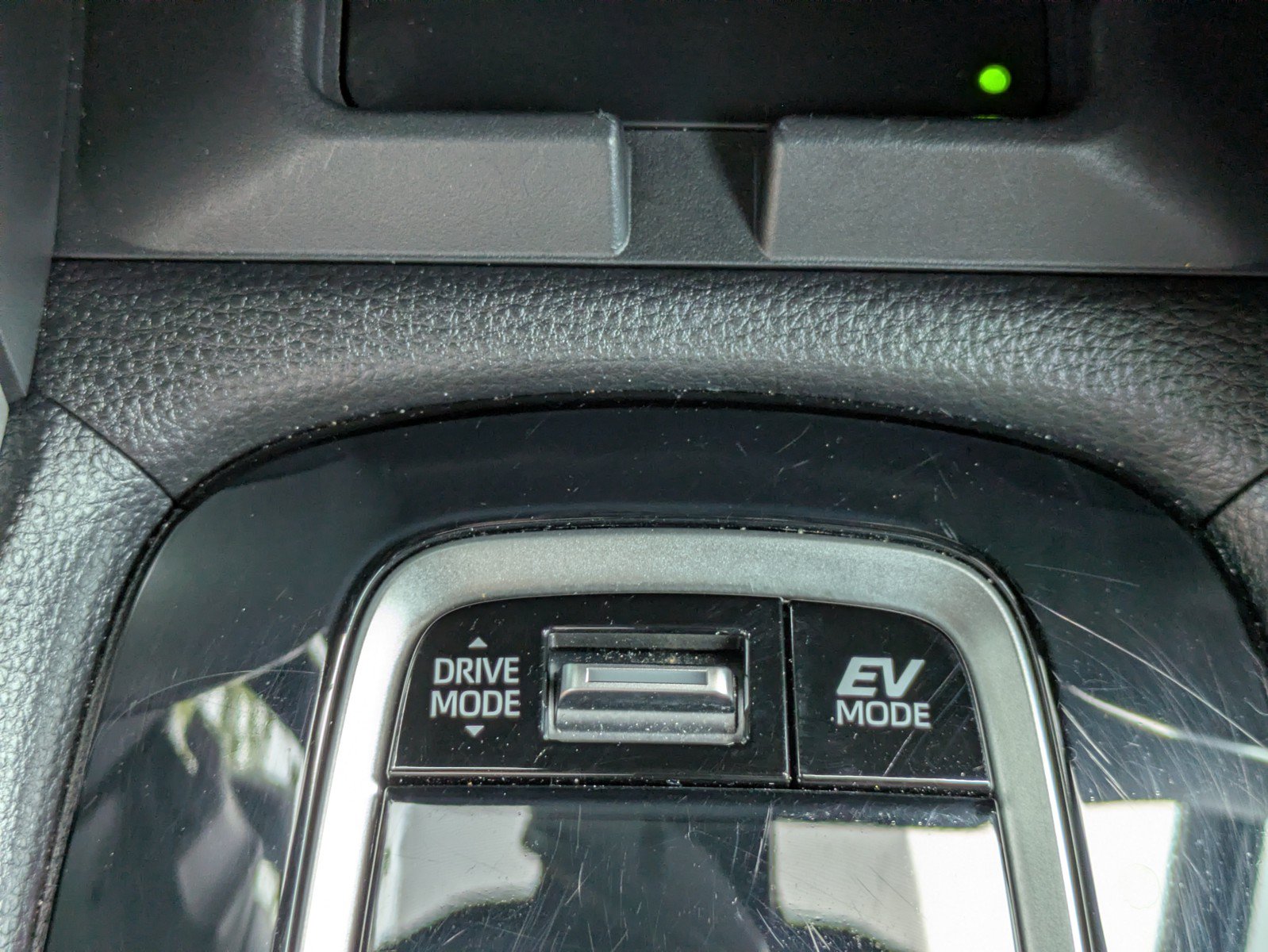 Used 2024 Toyota Corolla Cross AWD Hybrid image 24