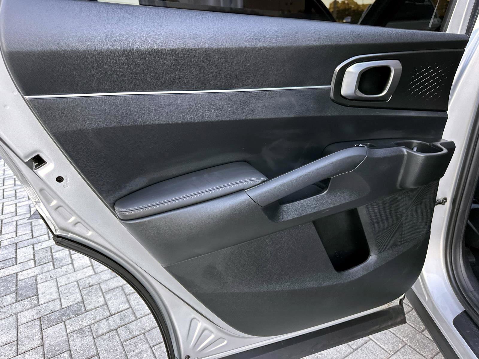 Used 2025 Kia Sorento EX image 12